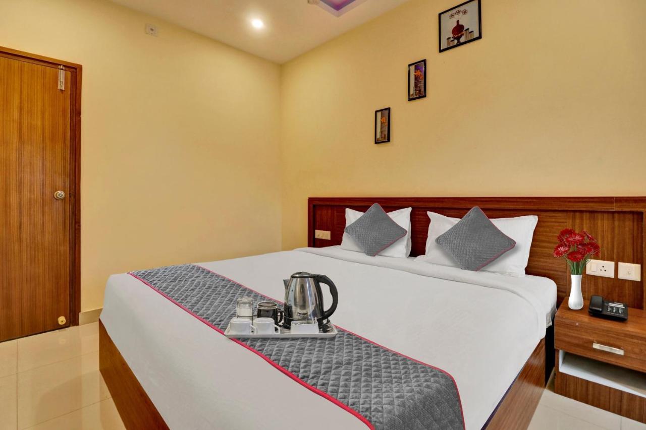 Oyo Townhouse 1070 Ramis Plaza Hotel Taliparamba Ngoại thất bức ảnh
