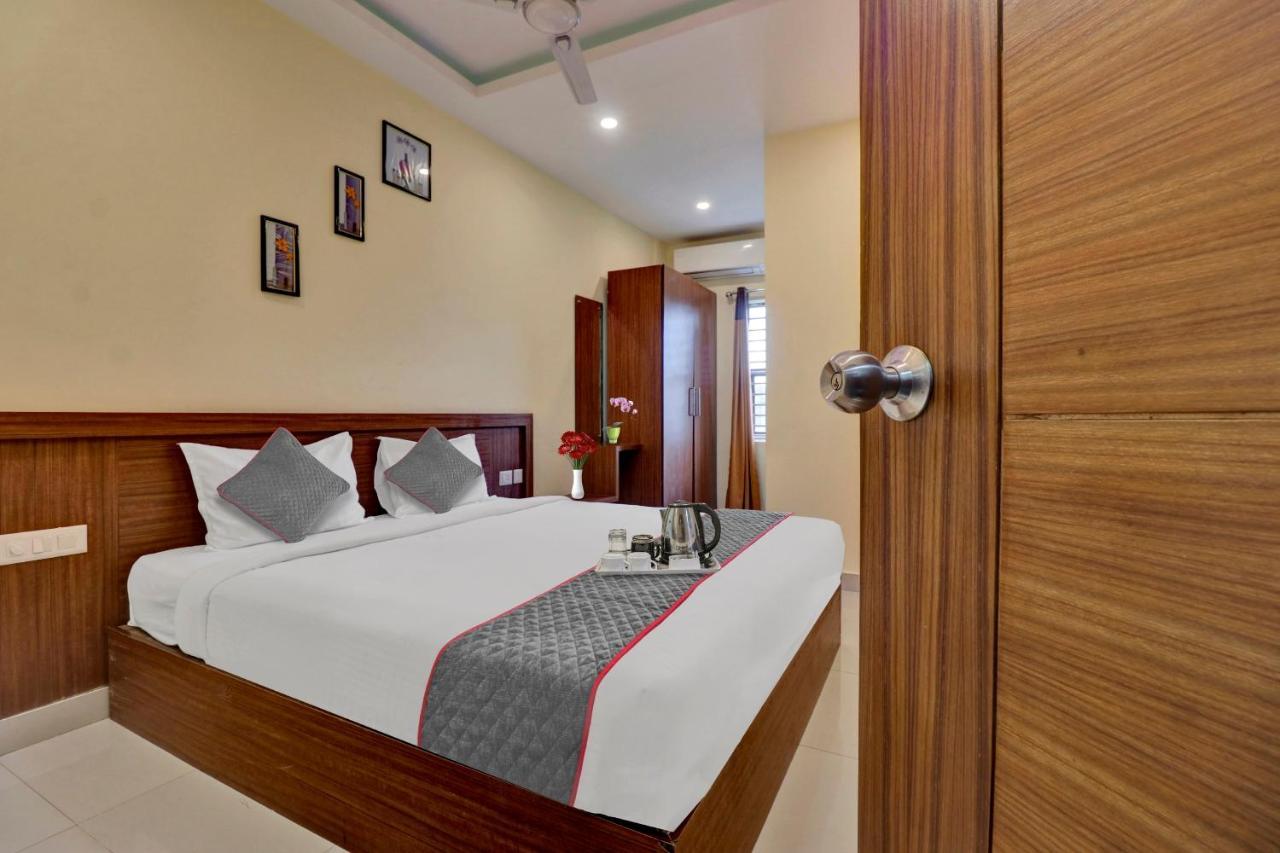 Oyo Townhouse 1070 Ramis Plaza Hotel Taliparamba Ngoại thất bức ảnh