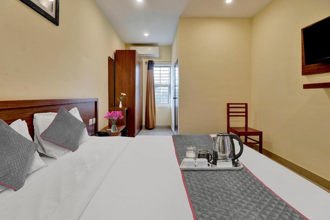Oyo Townhouse 1070 Ramis Plaza Hotel Taliparamba Ngoại thất bức ảnh